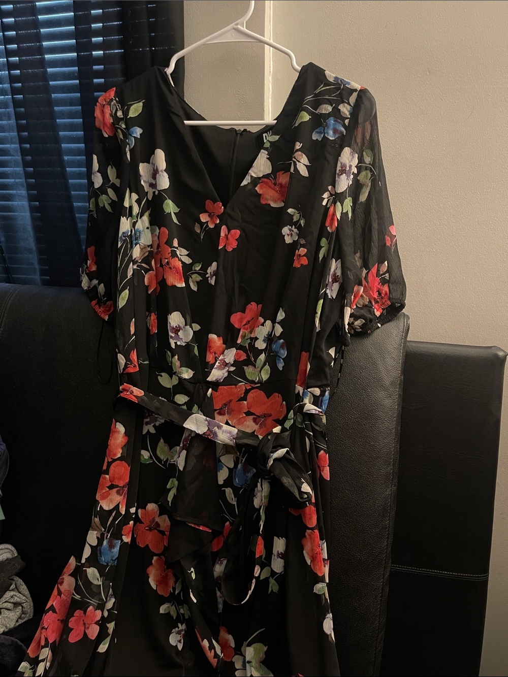 DKNY Women's Black
Floral-Print Ruffled Hem Puff Sleeve Midi
Dress Size 14W NWT - Picture 9 of 16